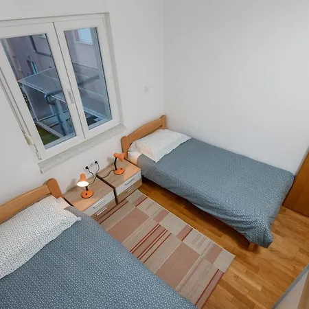 Apartment Karmela *