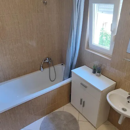 Karmela * זאדאר